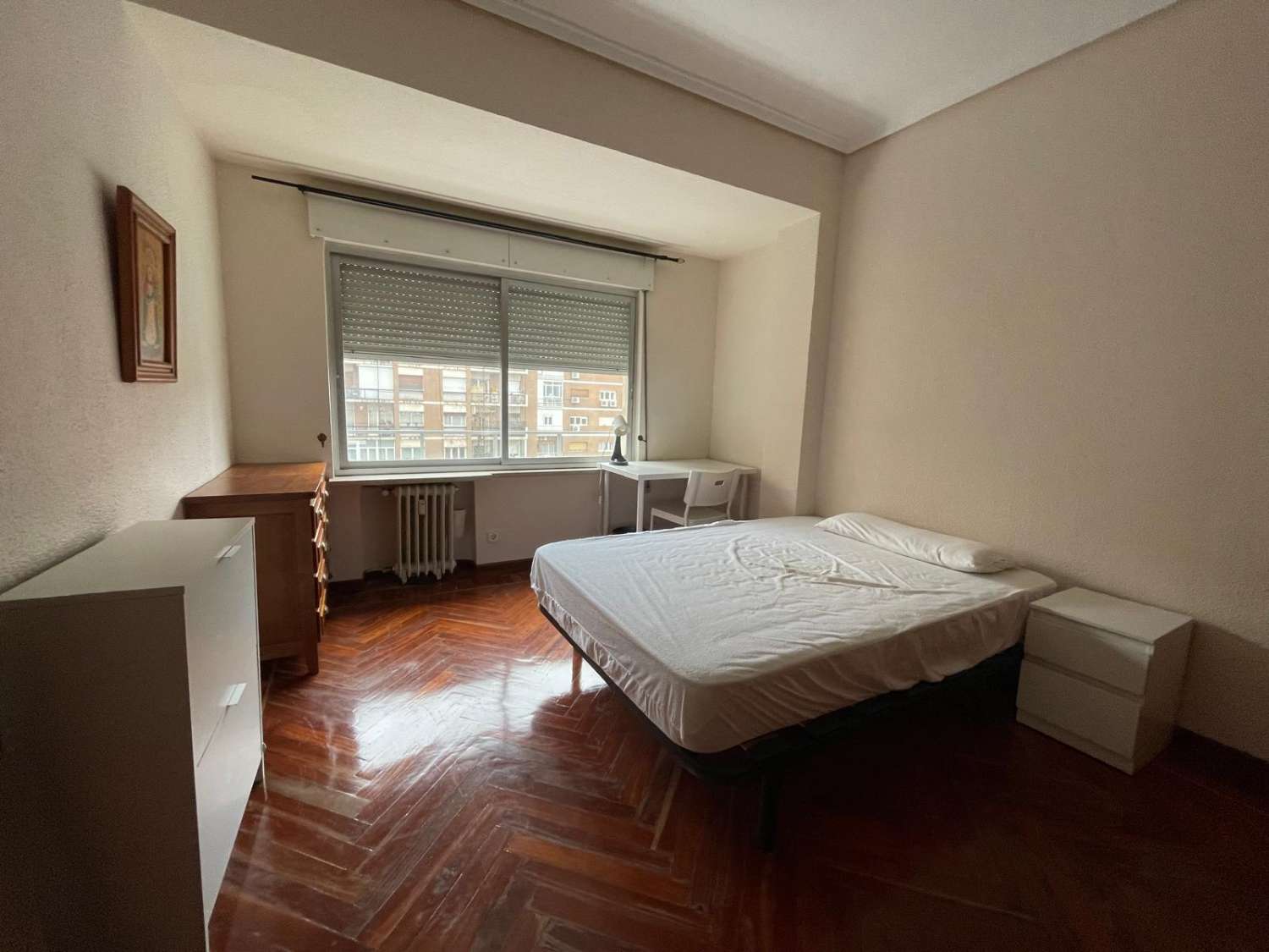 Bright 3-Bedroom Apartment in Chamberí