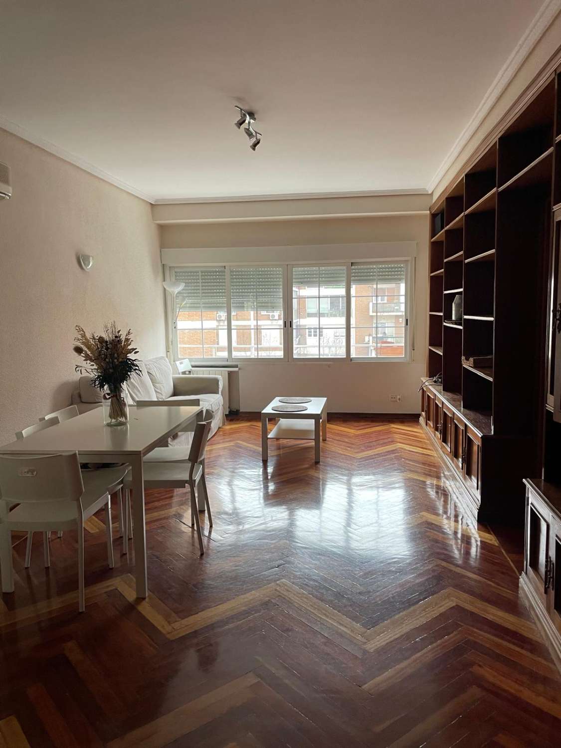 Bright 3-Bedroom Apartment in Chamberí