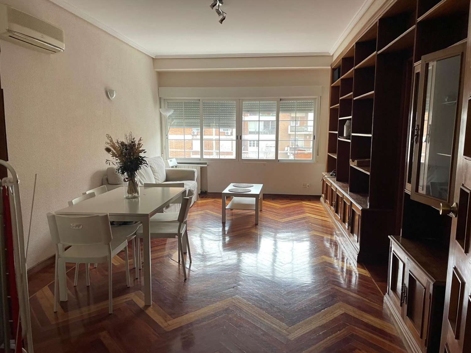 Bright 3-Bedroom Apartment in Chamberí