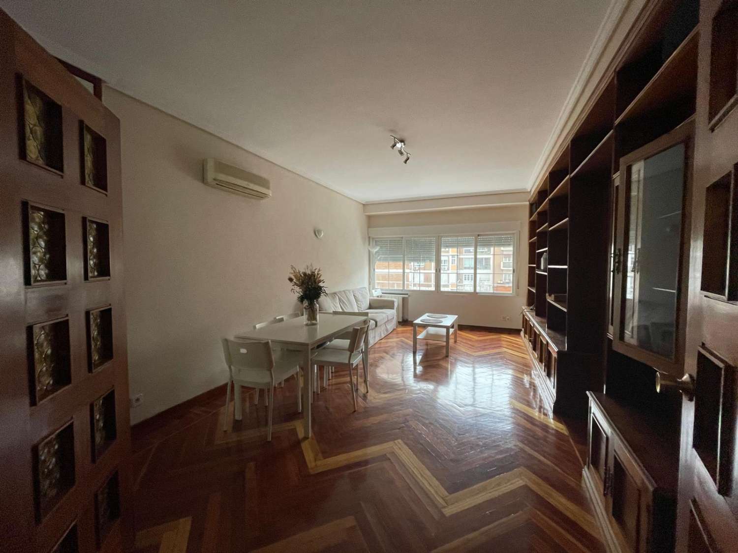 Bright 3-Bedroom Apartment in Chamberí