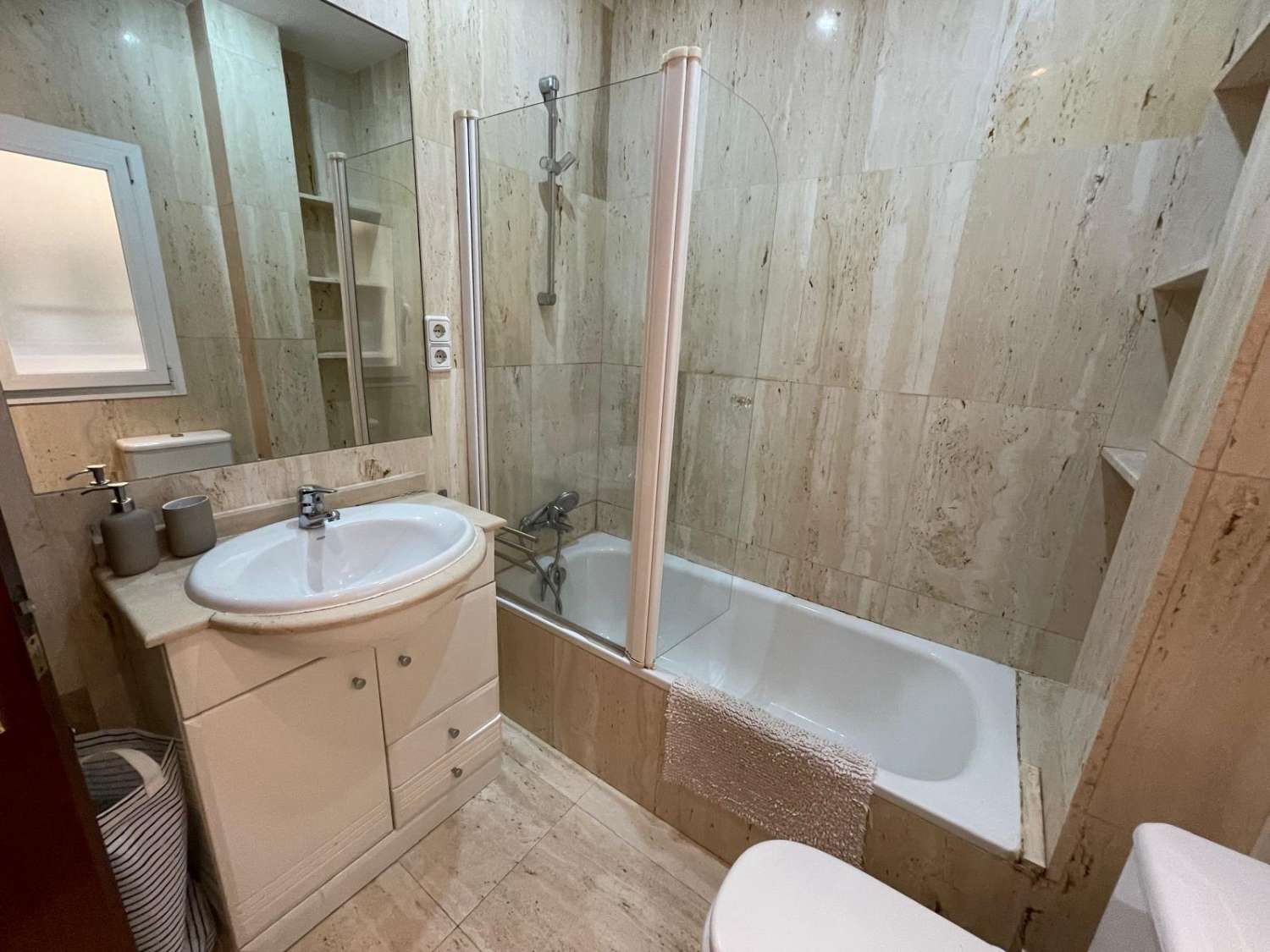 Bright 3-Bedroom Apartment in Chamberí