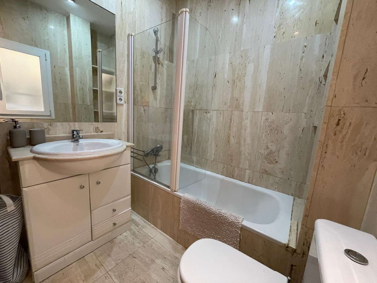 Bright 3-Bedroom Apartment in Chamberí