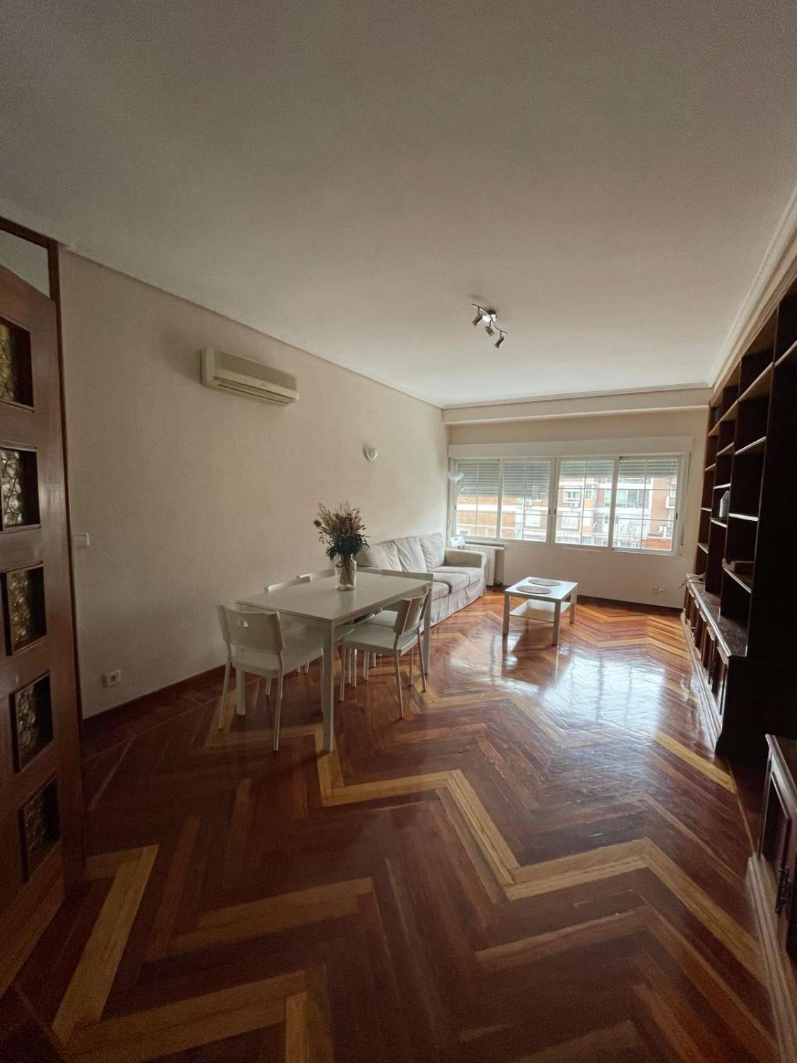 Bright 3-Bedroom Apartment in Chamberí