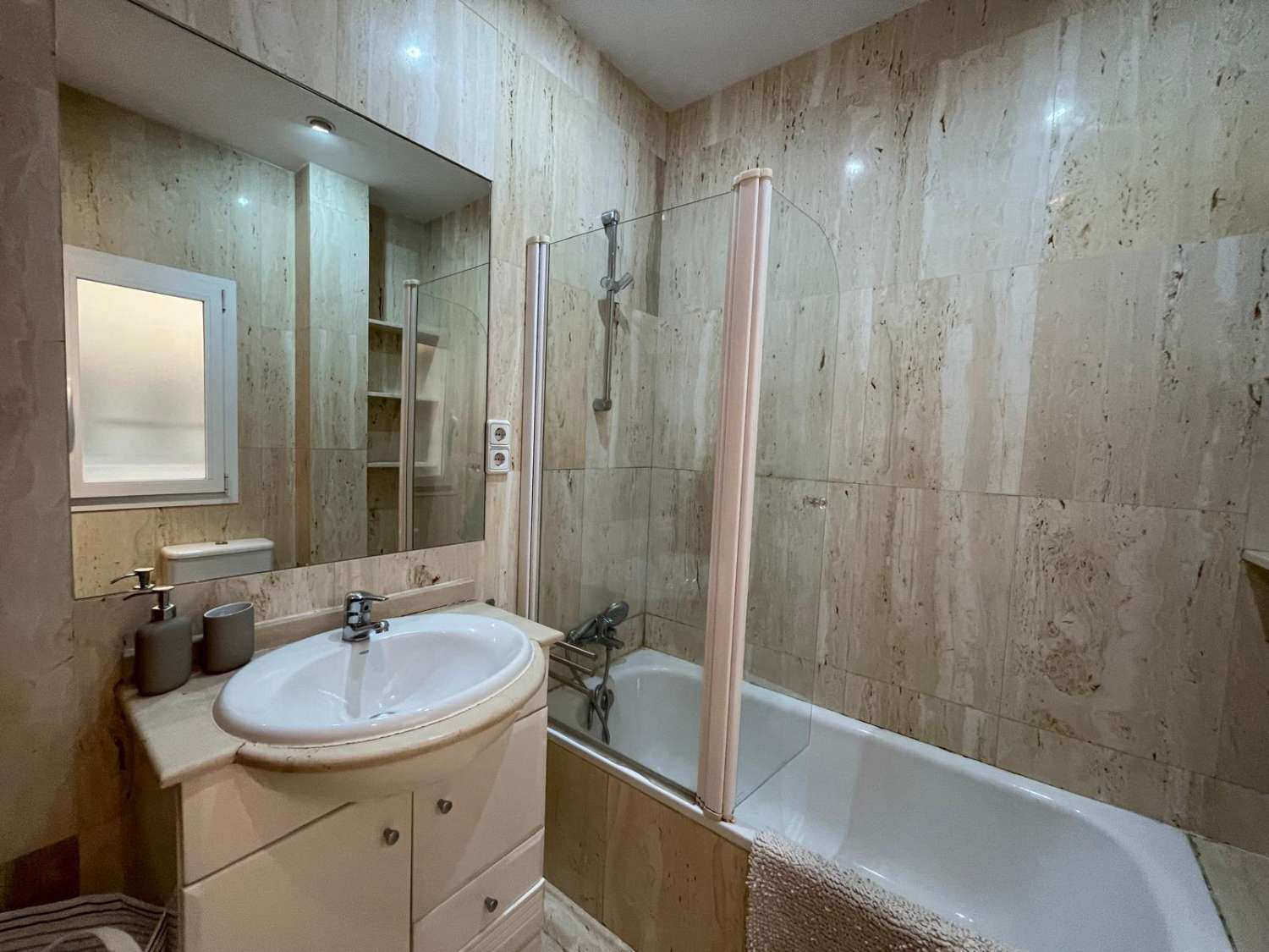 Bright 3-Bedroom Apartment in Chamberí