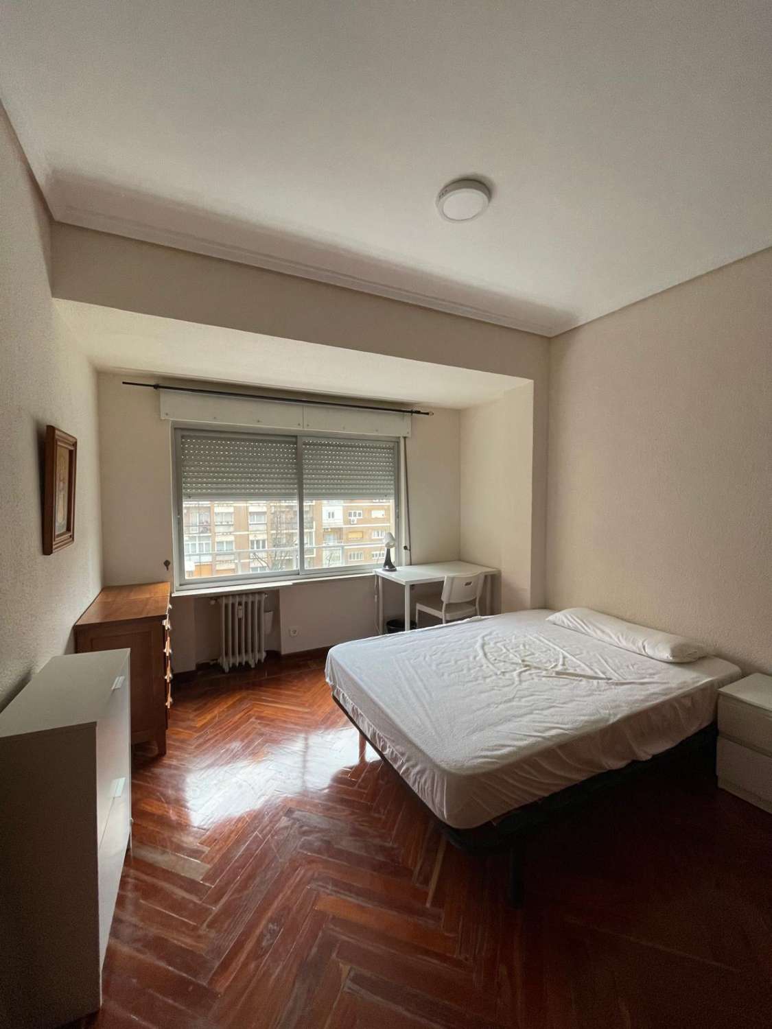 Bright 3-Bedroom Apartment in Chamberí