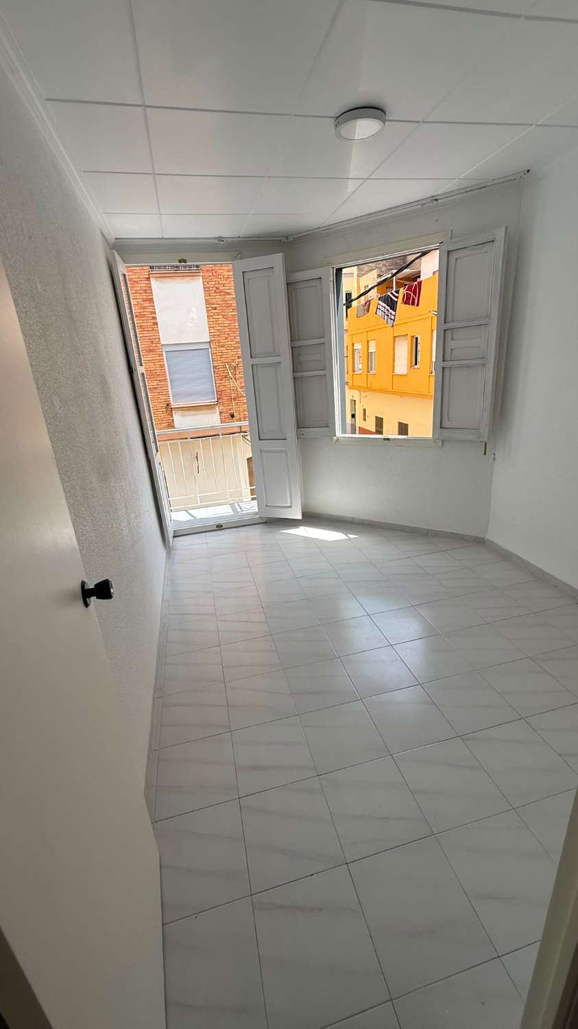 CASA A DOS CALLES BURRIANA
