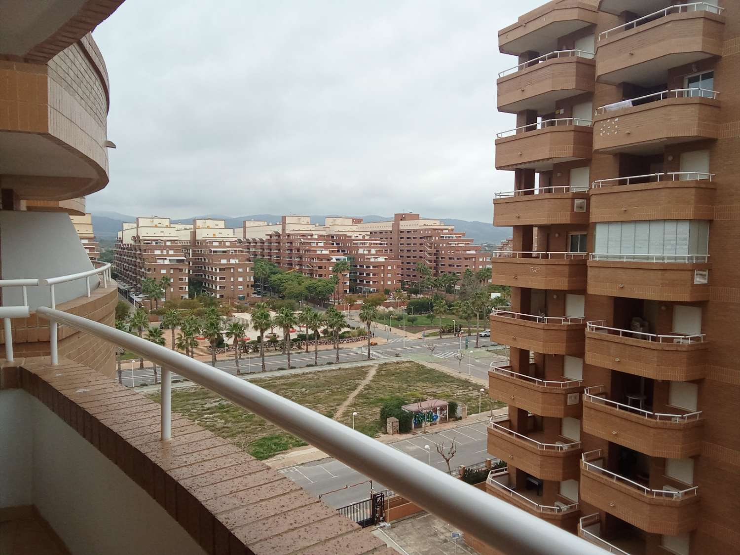 APARTAMENTO PRIMERA LINEA PLAYA CON DOS PLAZAS DE GARAJE