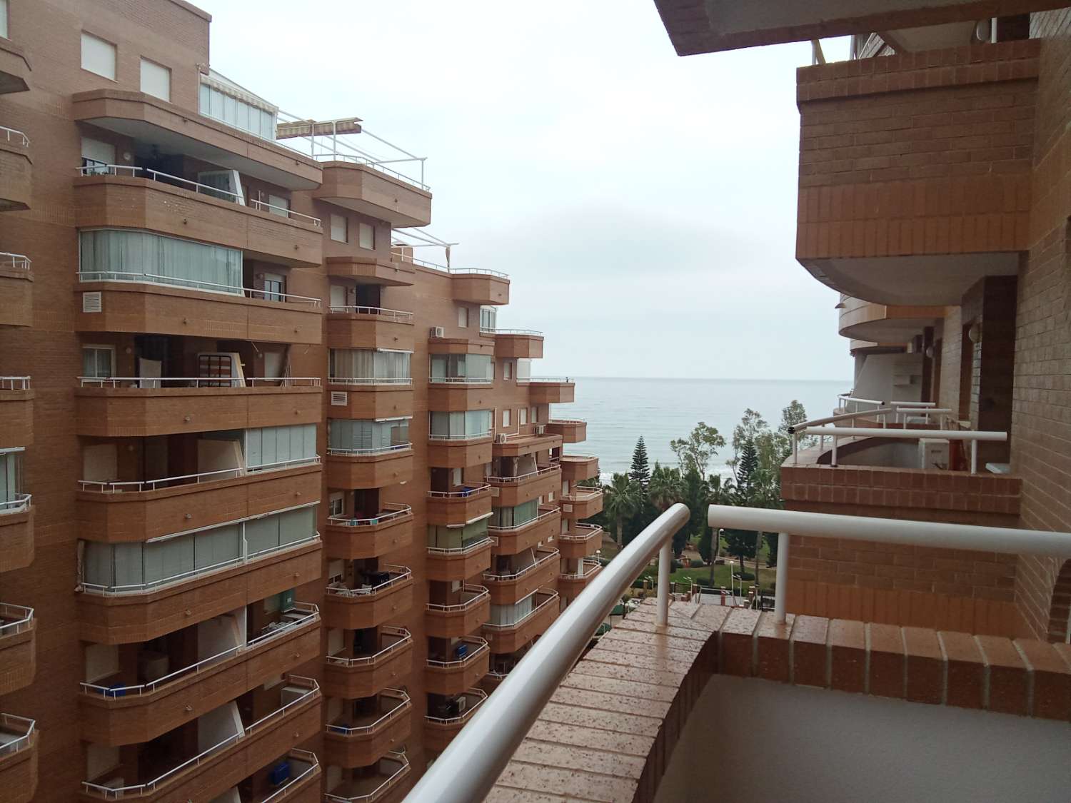 APARTAMENTO PRIMERA LINEA PLAYA CON DOS PLAZAS DE GARAJE