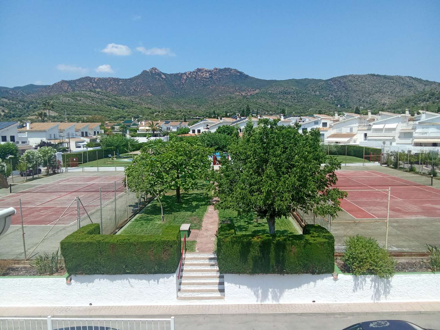Бунгало в продаже в Voramar (Benicasim)