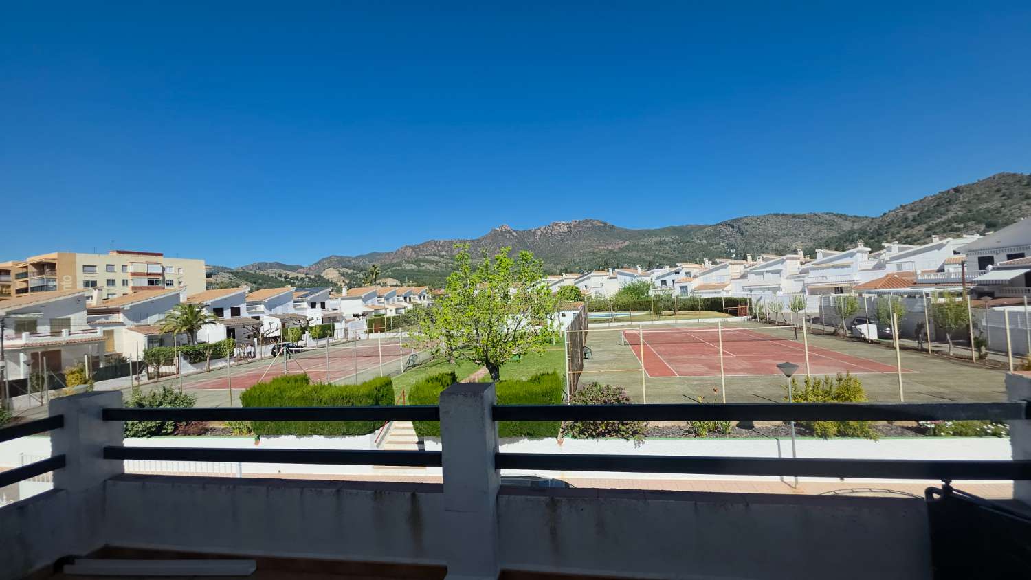 Бунгало в продаже в Voramar (Benicasim)