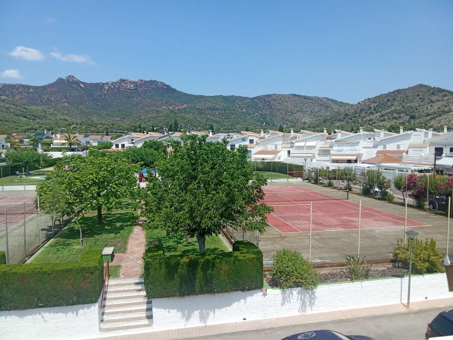 Бунгало в продаже в Voramar (Benicasim)