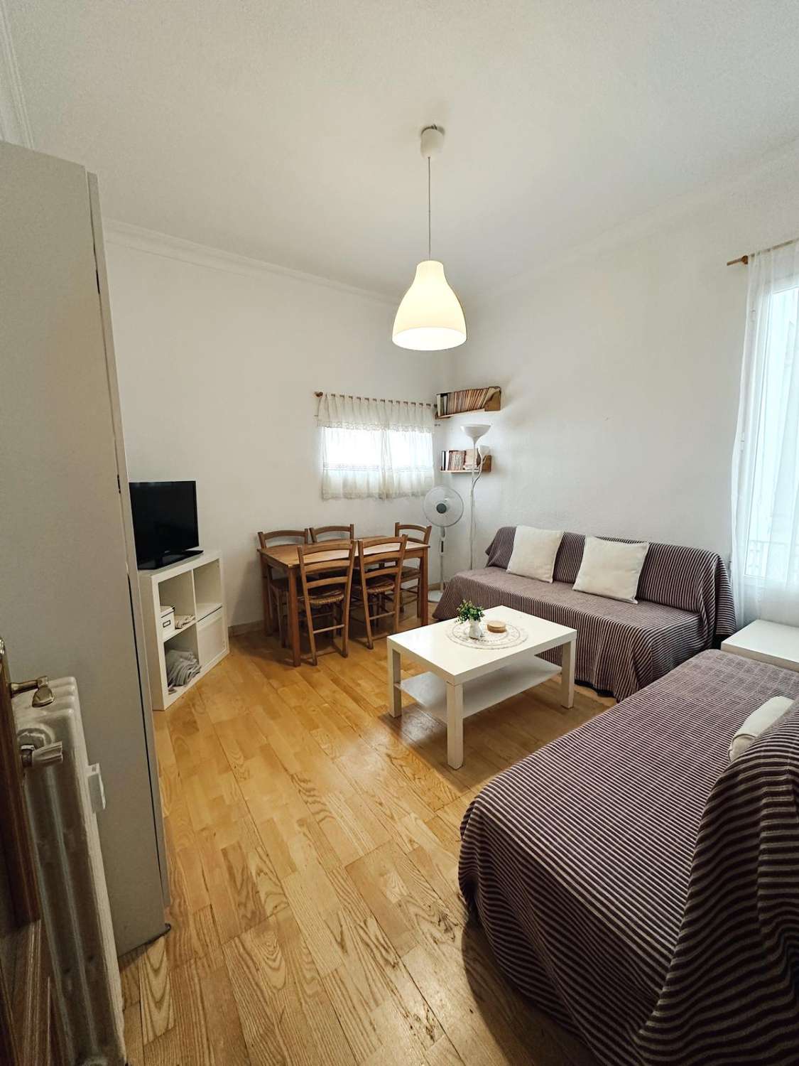 Cozy and warm two bedroom apartment in Chamberí