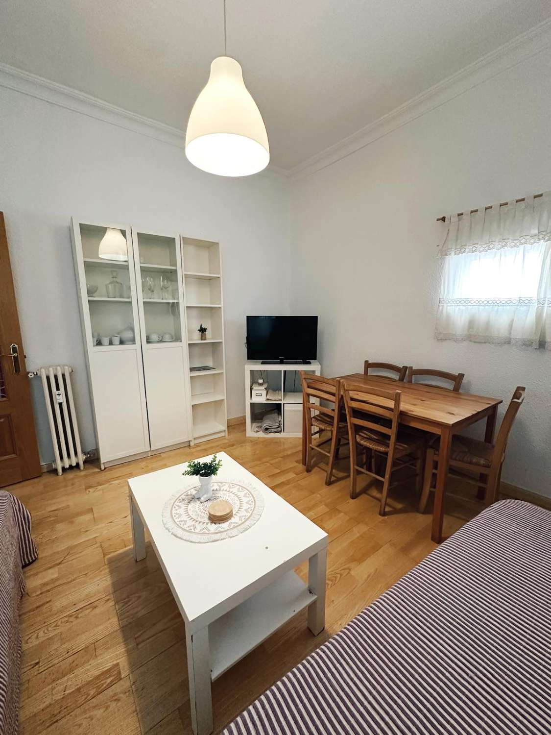 Cozy and warm two bedroom apartment in Chamberí