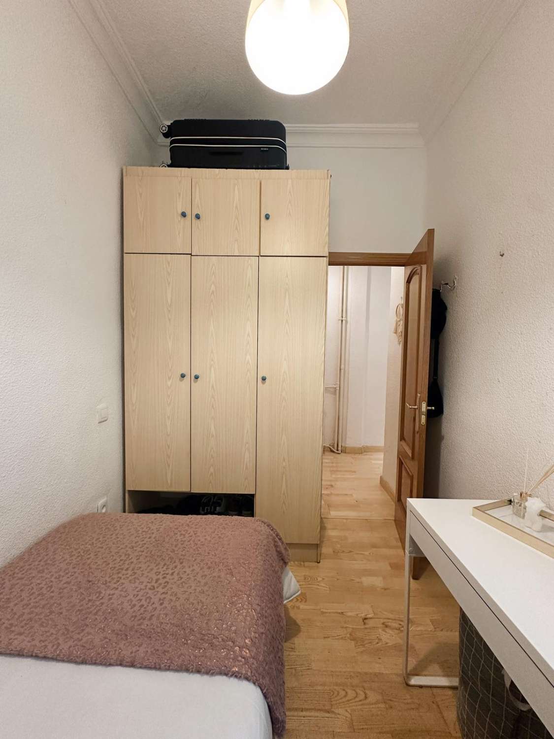 Cozy and warm two bedroom apartment in Chamberí