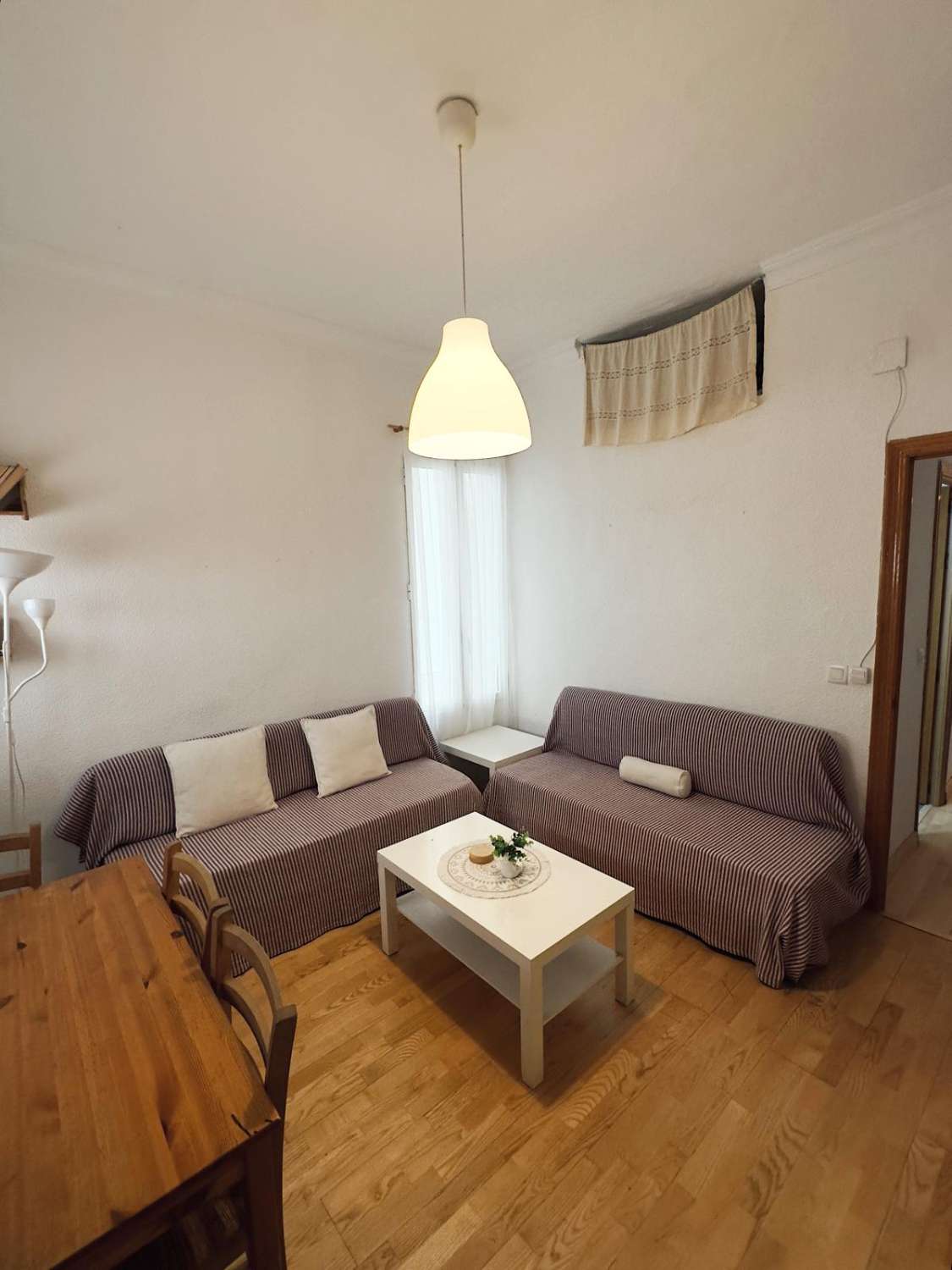 Cozy and warm two bedroom apartment in Chamberí