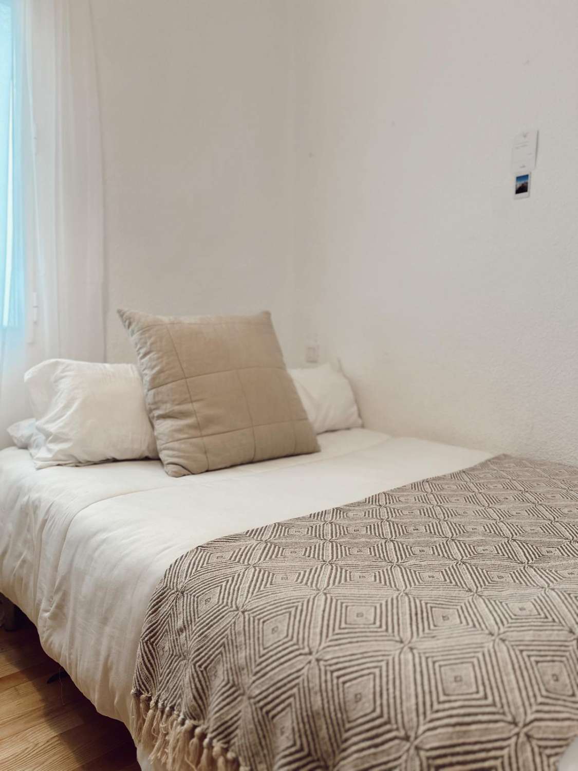 Cozy and warm two bedroom apartment in Chamberí