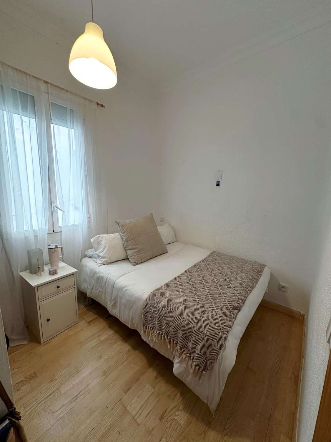 Cozy and warm two bedroom apartment in Chamberí